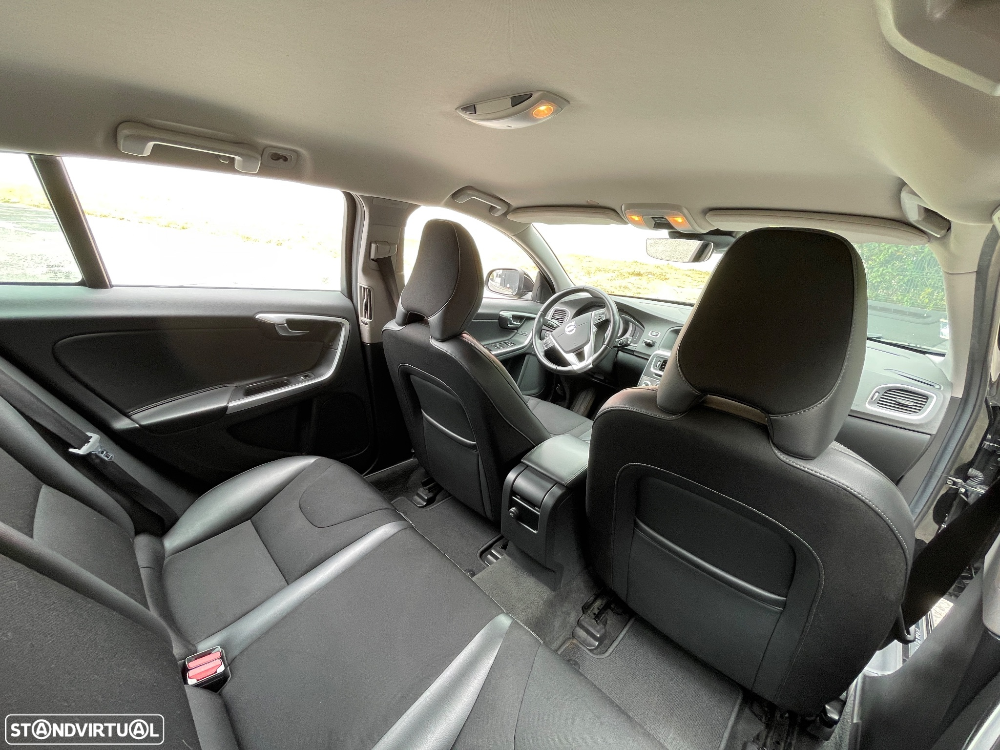 Volvo V60 2.4 D6 Momentum AWD Phev - 20