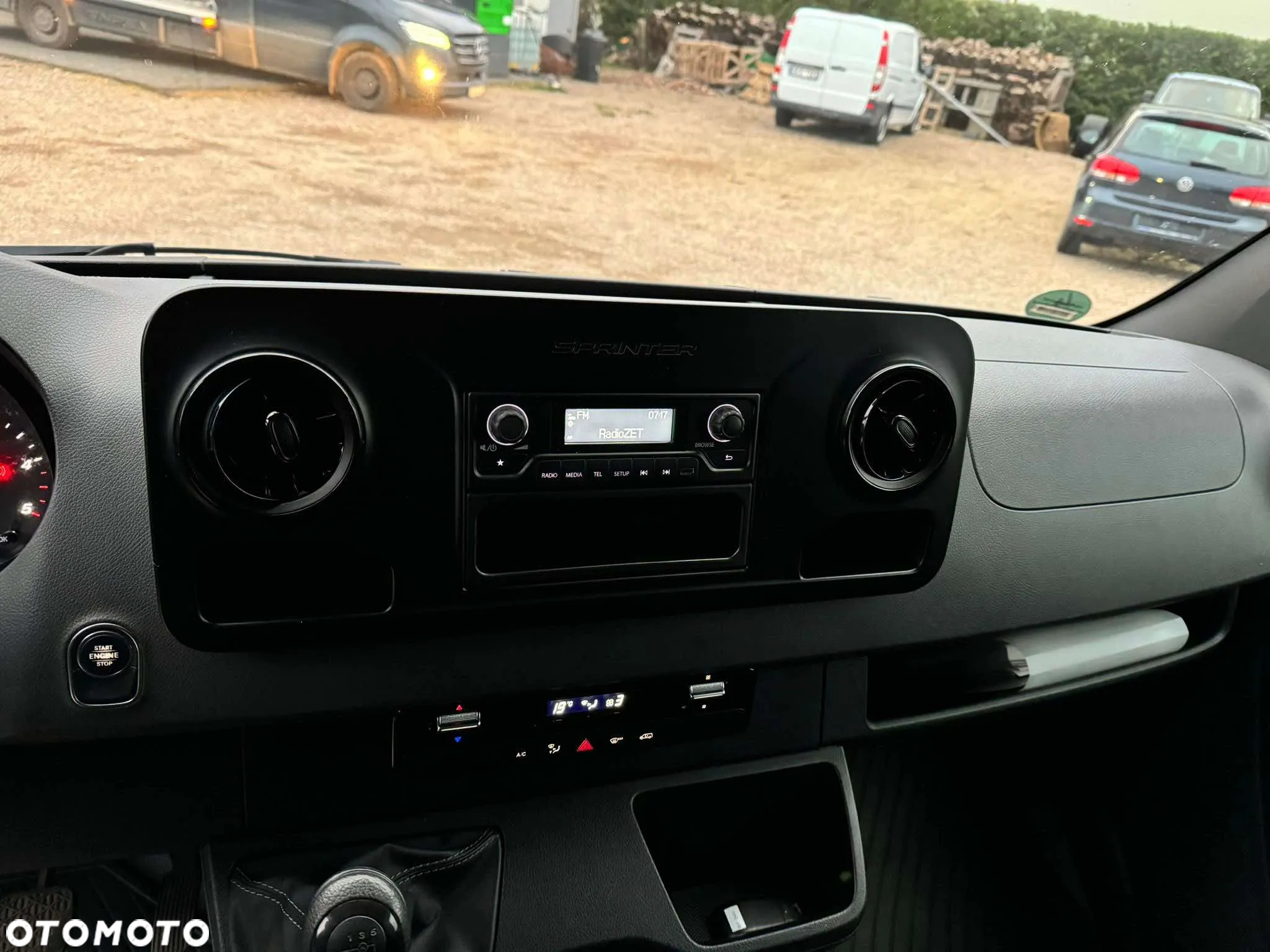 Mercedes-Benz Sprinter - 17