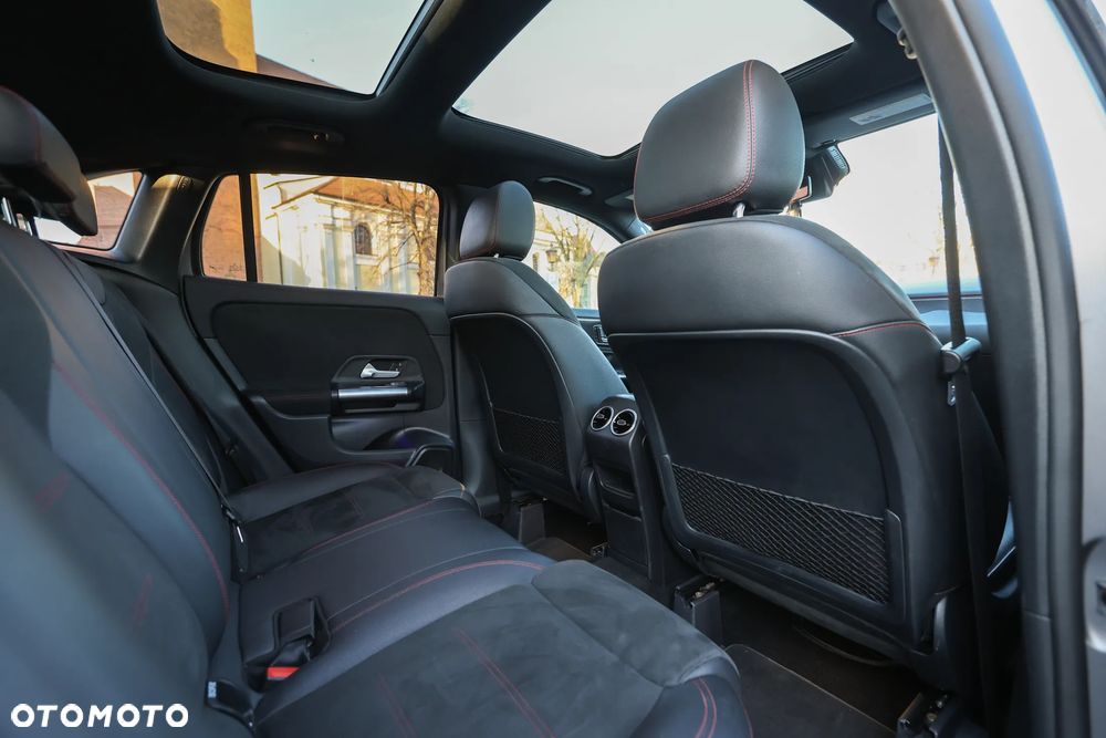 Mercedes-Benz GLA 250 4Matic 8G-DCT AMG Line - 27
