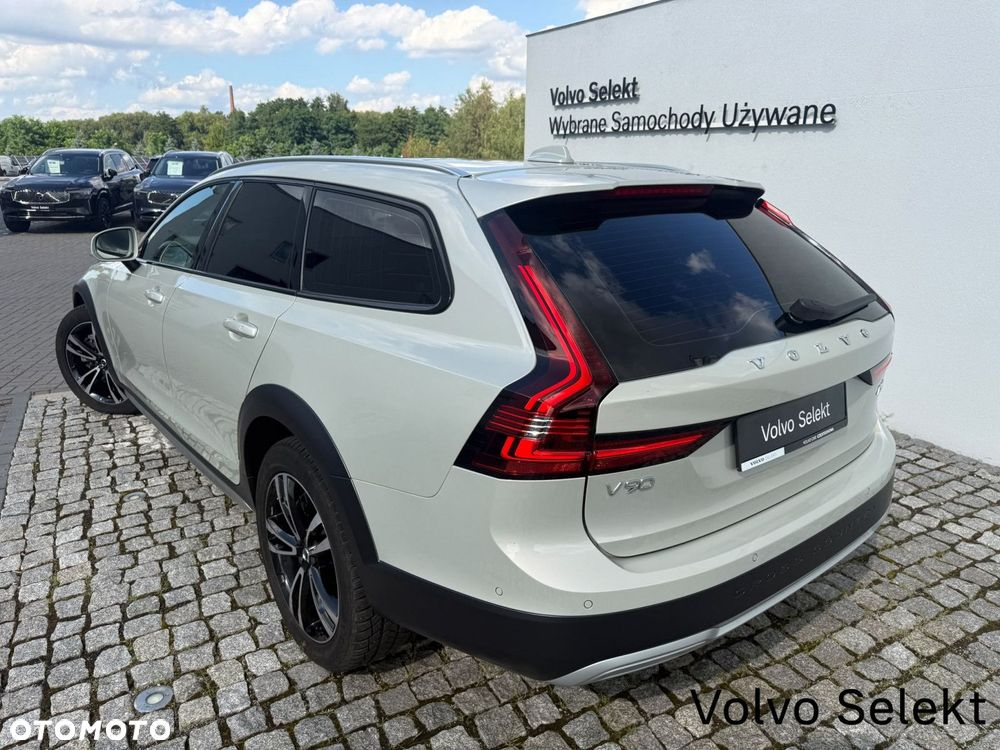 Volvo V90 Cross Country - 8