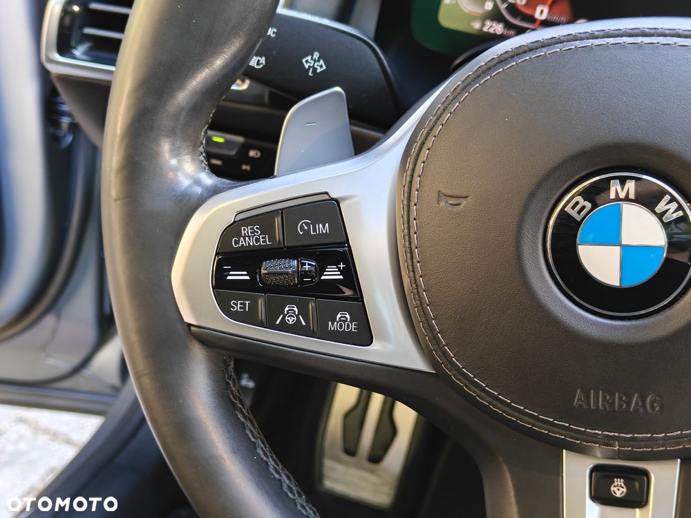 BMW Seria 8 - 17