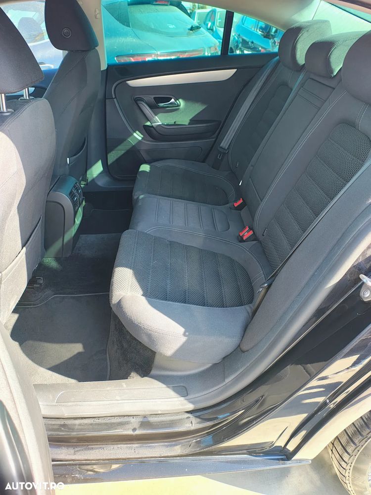 Volkswagen Passat 2.0 TDI BlueMotion Technology Exclusive - 12