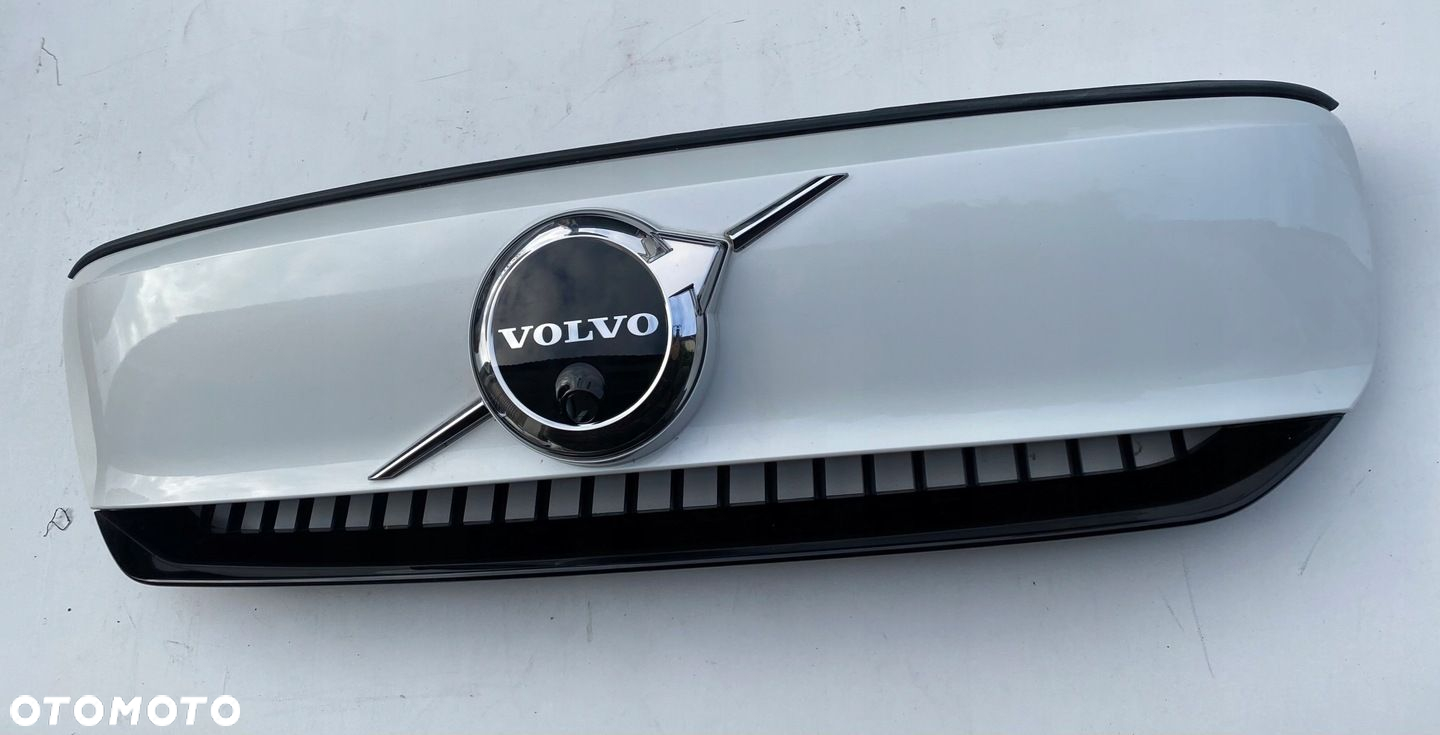 ATRAPA VOLVO XC40 C40 Recharged grill atrapa - 2