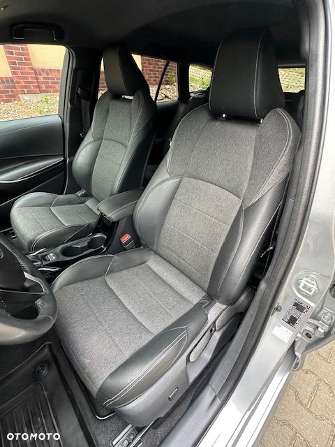 Toyota Corolla 1.8 Business Edition - 35