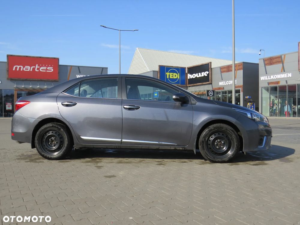 Toyota Corolla 1.6 Premium + - 25