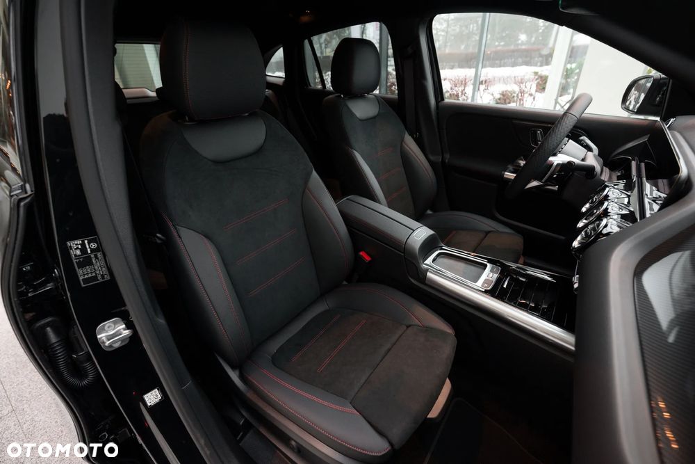 Mercedes-Benz GLA 200 d 4-Matic AMG Line - 10
