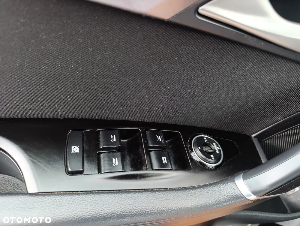 Hyundai i40 i40cw 1.6 Fifa World Cup Edition - 24