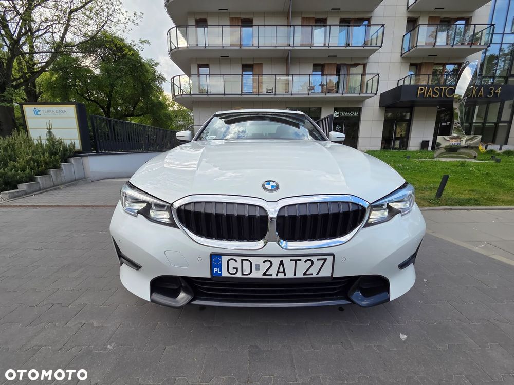 BMW Seria 3 320i xDrive - 21