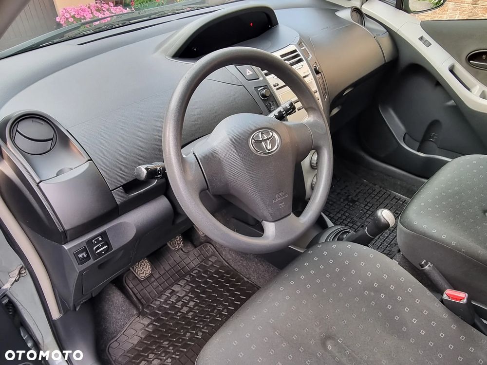 Toyota Yaris 1.3 VVT-i Cool - 7