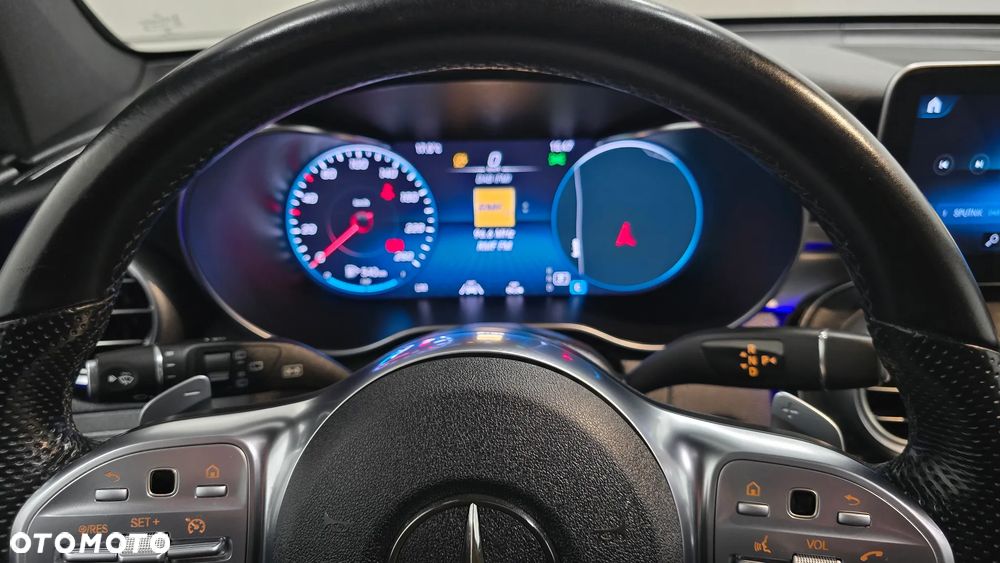 Mercedes-Benz GLC 300 d 4Matic 9G-TRONIC AMG Line Plus - 29