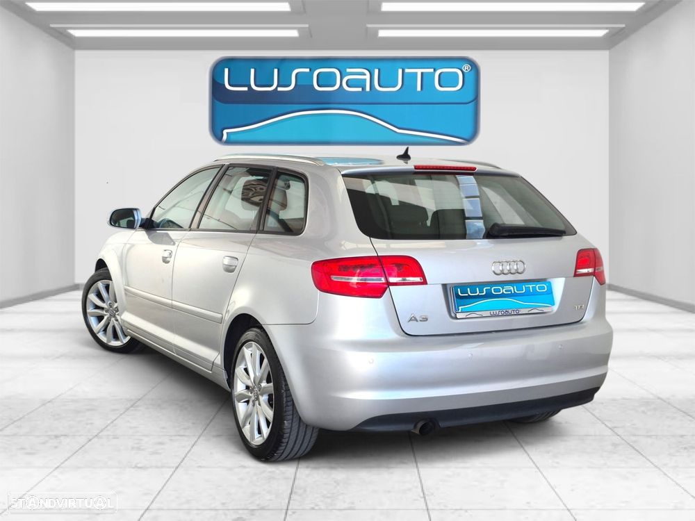 Audi A3 Sportback 1.6 TDI Attraction Business Line - 8