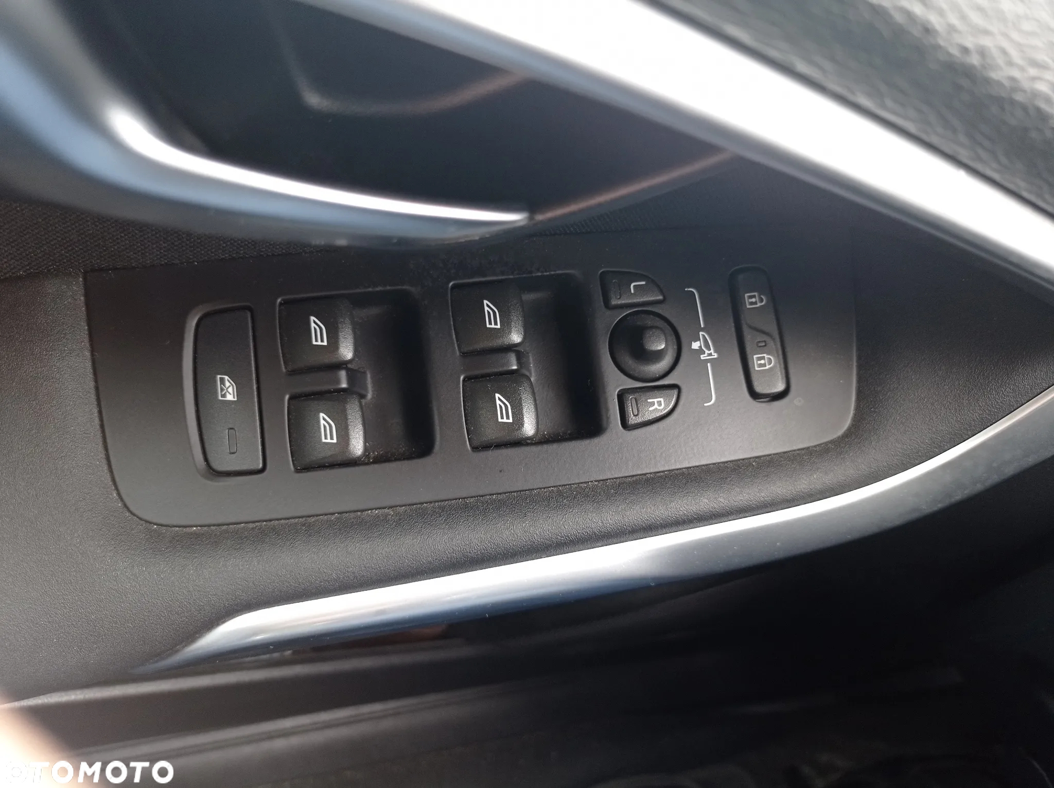 Volvo V40 D2 Drive-E Momentum - 15