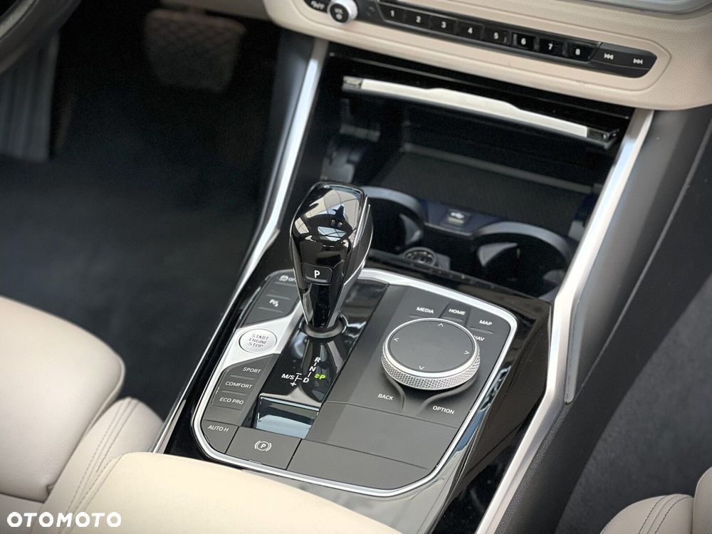 BMW Seria 3 320d xDrive Sport Line - 16