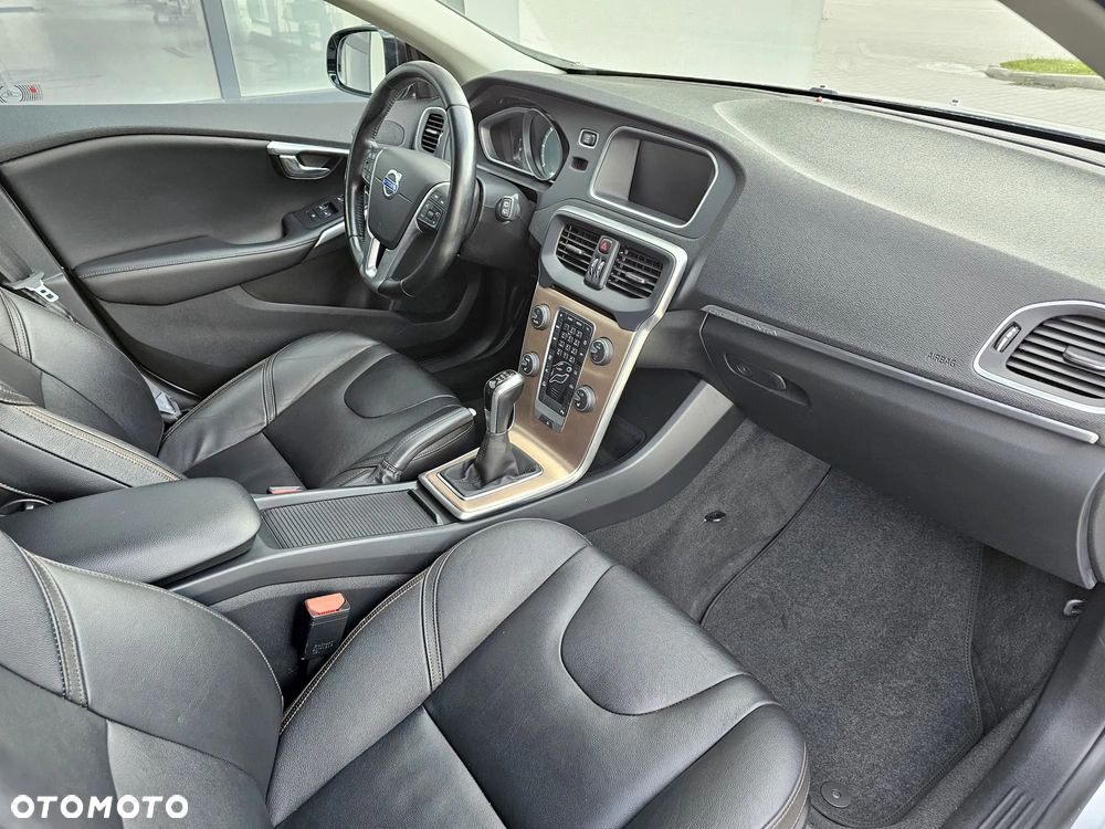 Volvo V40 Cross Country D2 Summum - 22