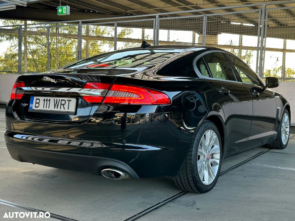 Jaguar XF 2.2D Premium Luxury - 6