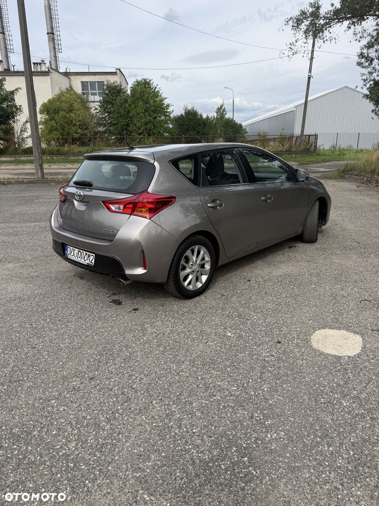 Toyota Auris - 4