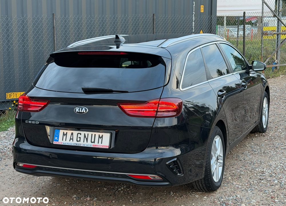 Kia Ceed 1.6 CRDi 136 ISG Dream-Team Edition - 29