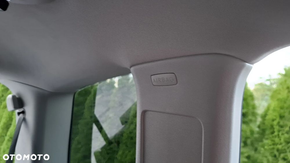 Volkswagen Touran - 35