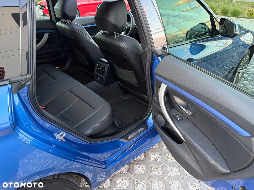 BMW 3GT 330i xDrive M Sport - 21
