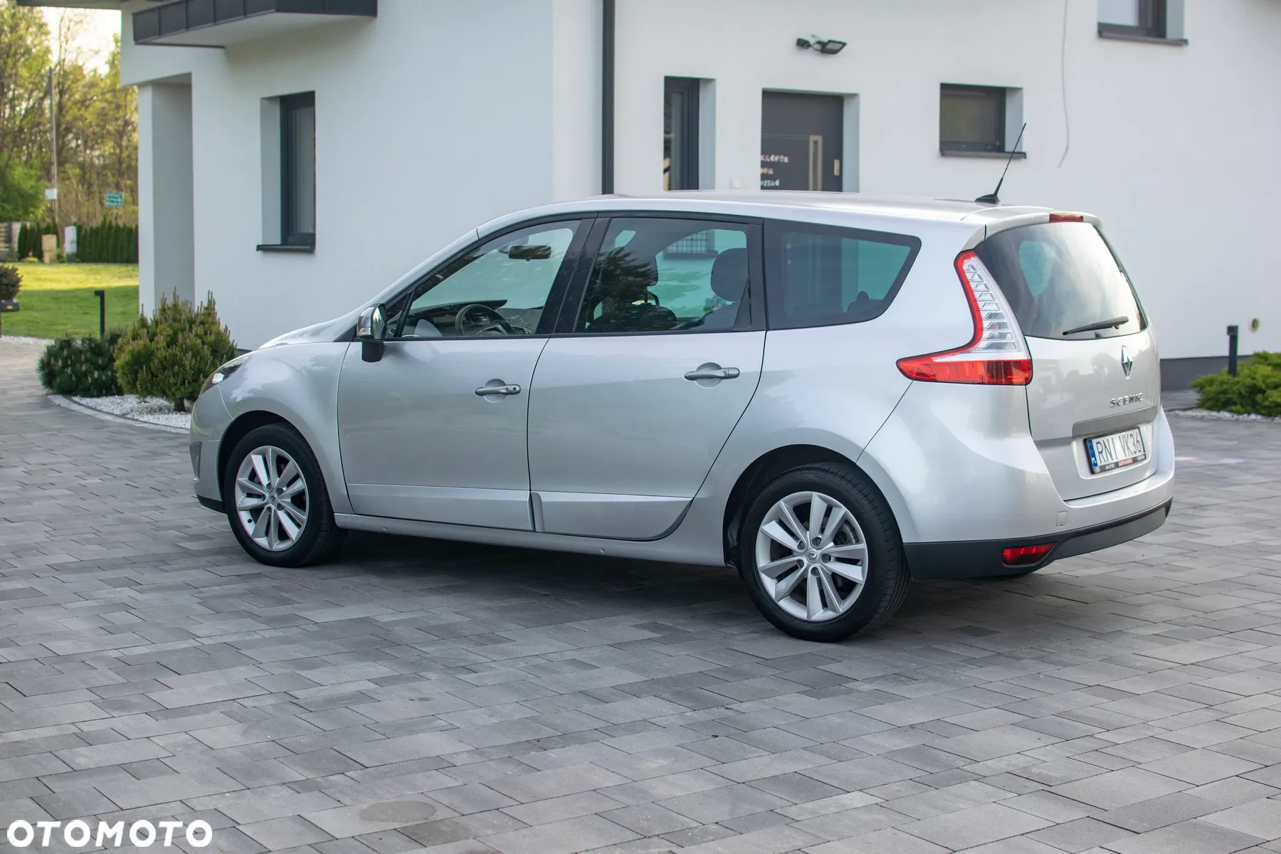 Renault Grand Scenic - 30