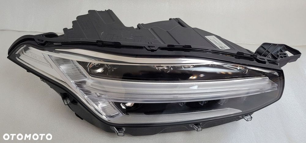 LAMPA PRAWA FULL LED ACTIVE HIGH BEAM VOLVO XC90 II LIFT 2019- - 6