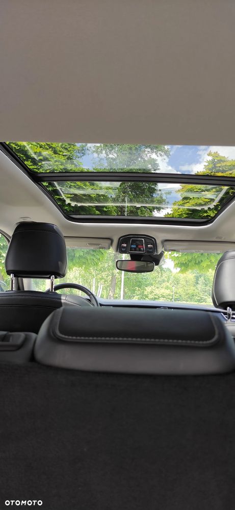 Jeep Grand Cherokee - 30