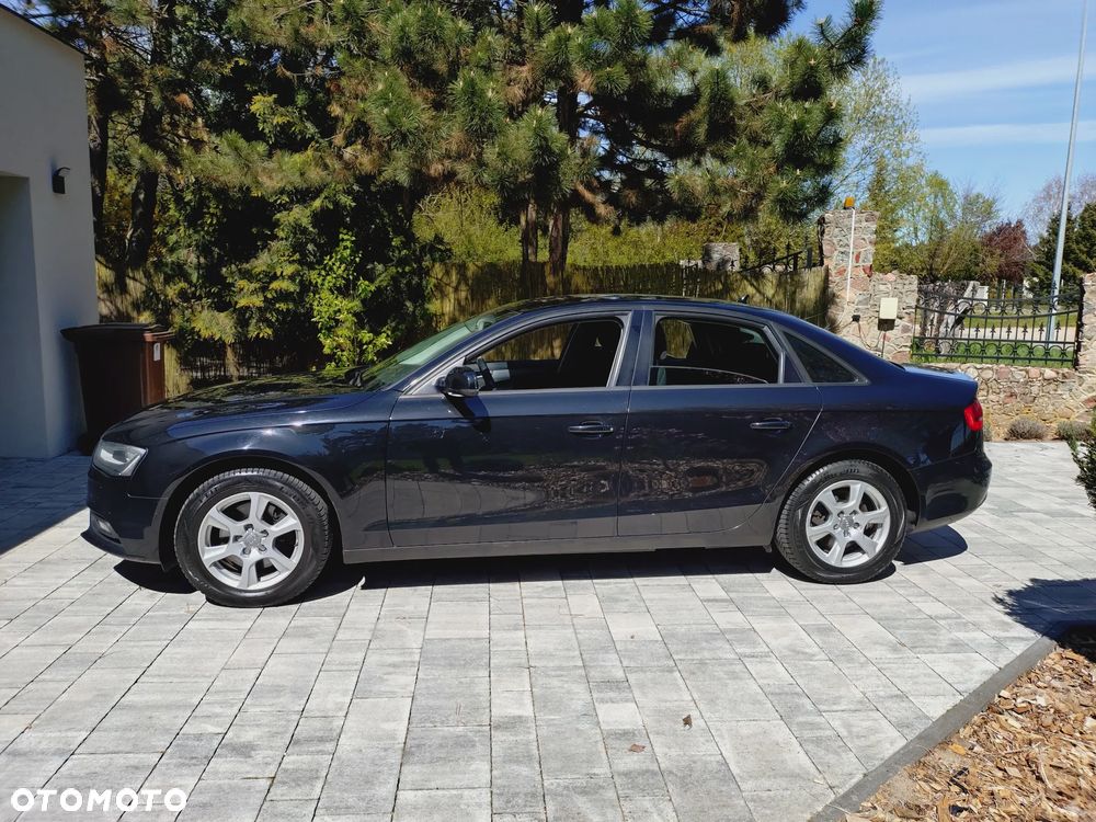 Audi A4 Limousine - 4
