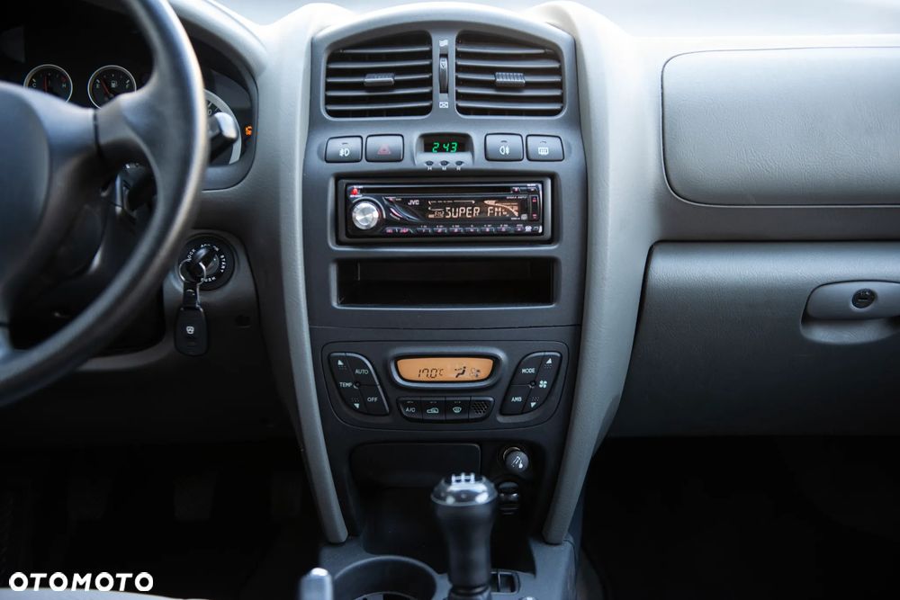 Hyundai Santa Fe 2.4 GLS 2WD - 29