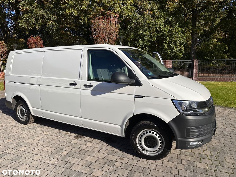 Volkswagen Transporter - 1