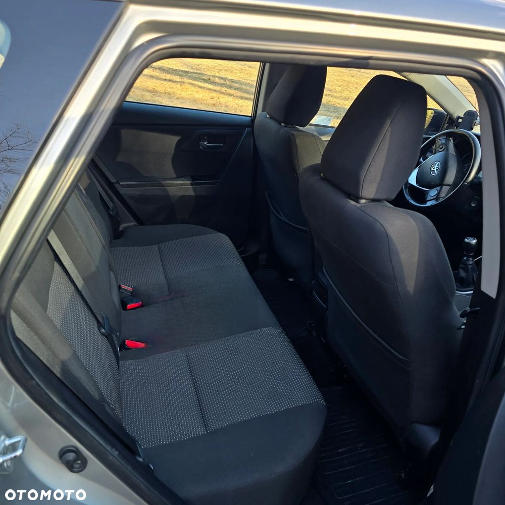 Toyota Auris 2.0 D-4D Premium - 11