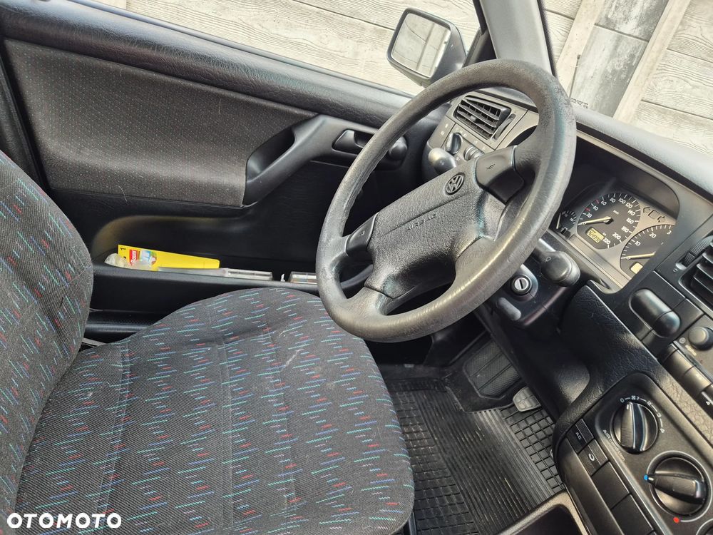 Volkswagen Golf 1.6 - 5