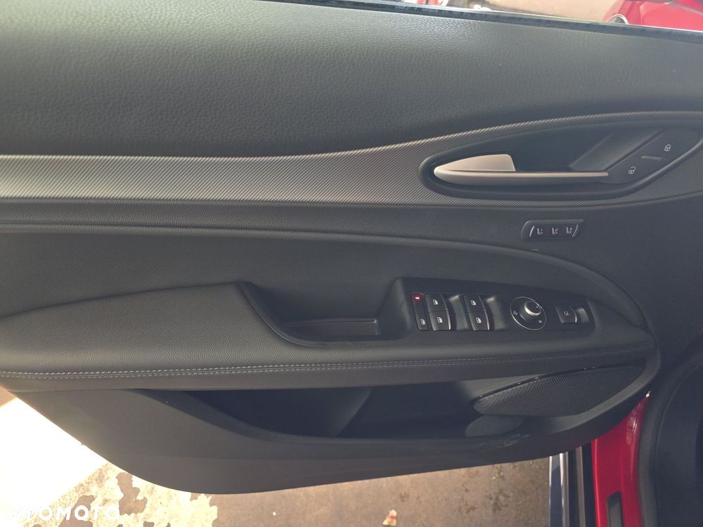 Alfa Romeo Stelvio 2.0 Turbo Veloce TI Q4 - 12