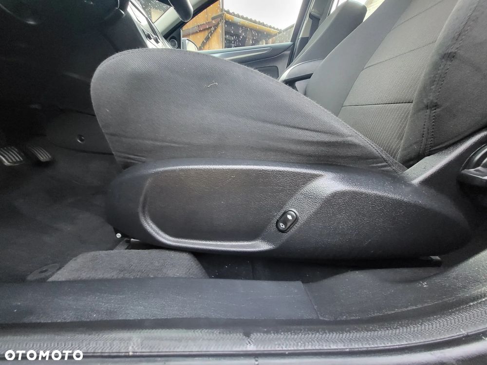 Ford Mondeo 2.0 TDCi Ambiente - 26