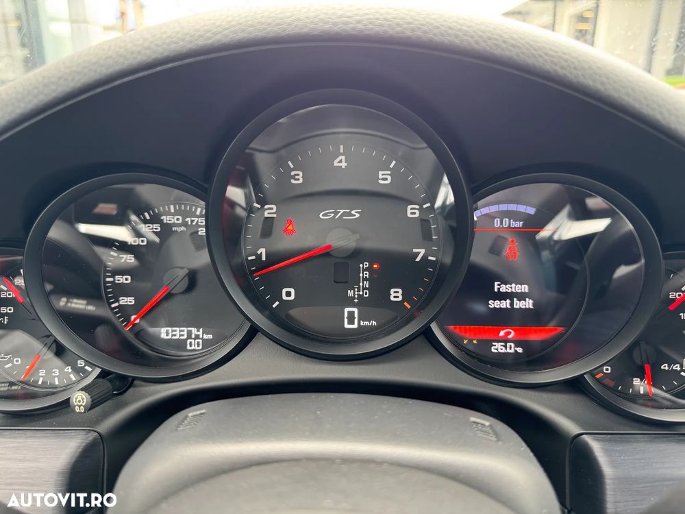 Porsche 911 Carrera 4 GTS PDK - 30