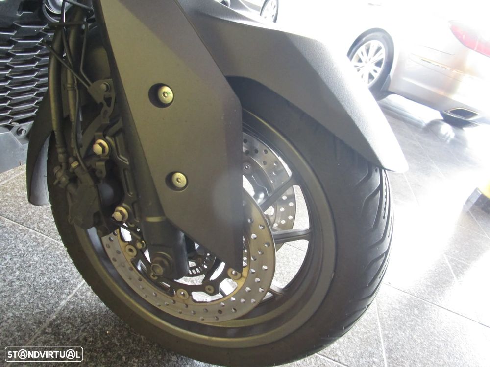Yamaha X-Max - 19