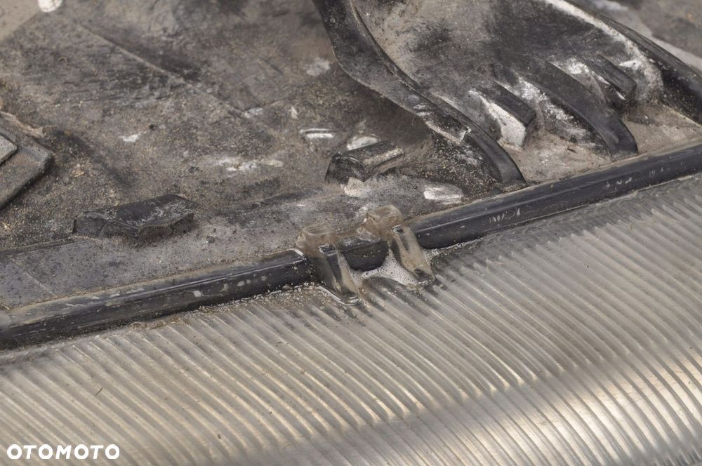 CHRYSLER GRAND VOYAGER IV LAMPA PRAWA PRZEDNIA EU - 9