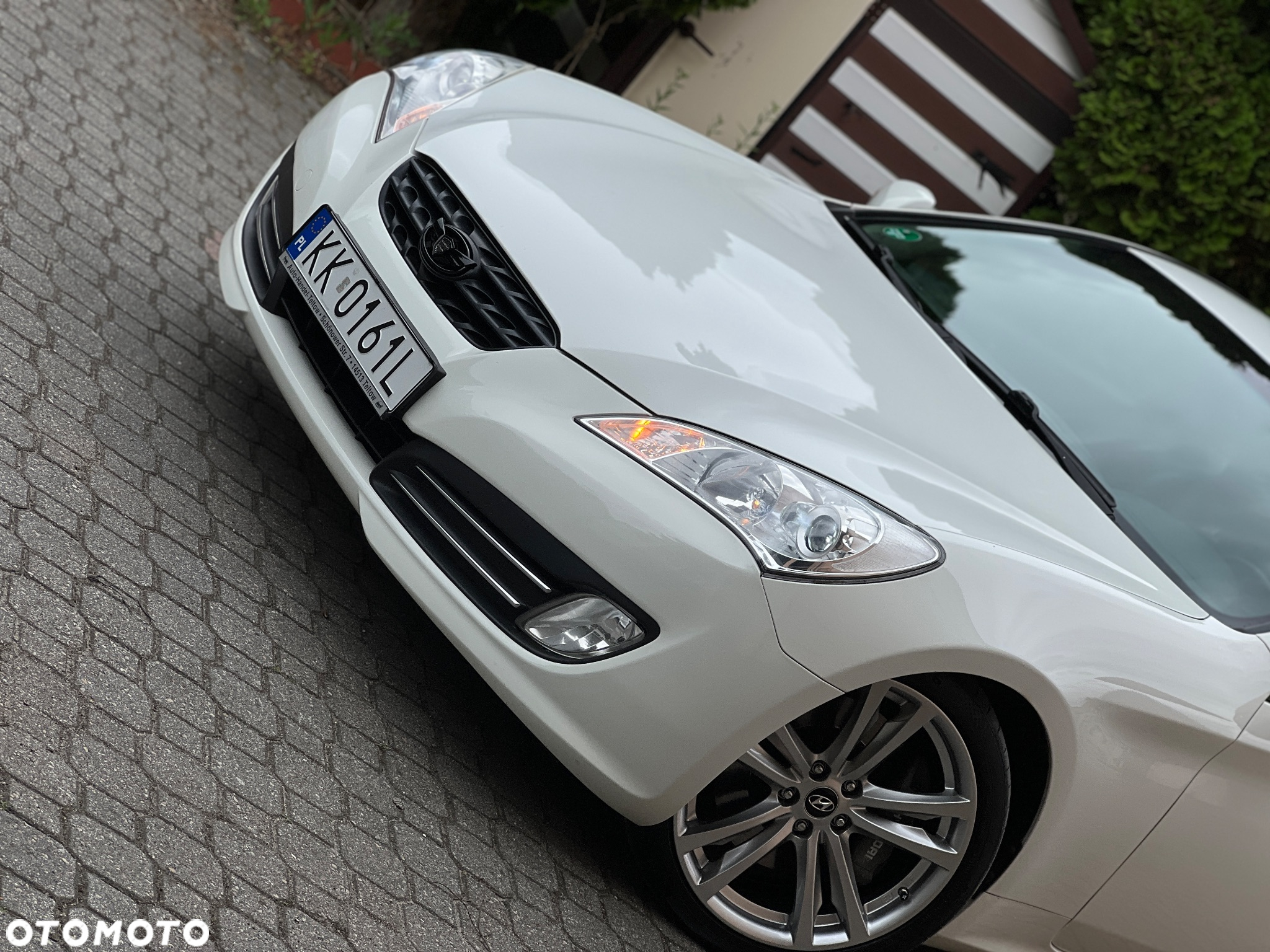 Hyundai Genesis Coupe - 11