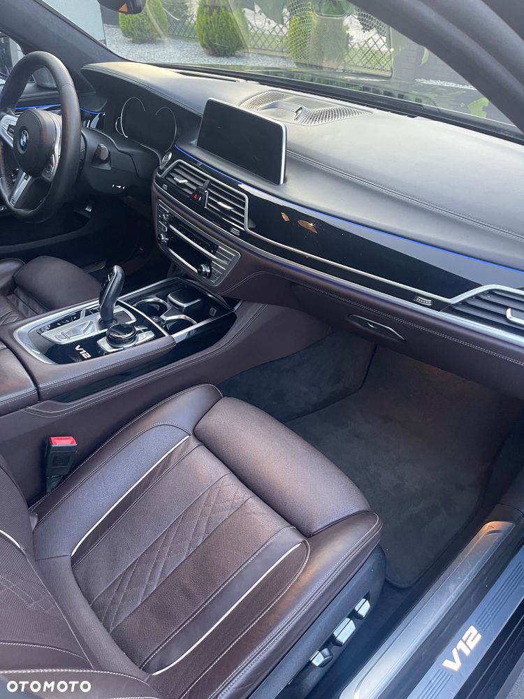 BMW Seria 7 M760Li xDrive - 14