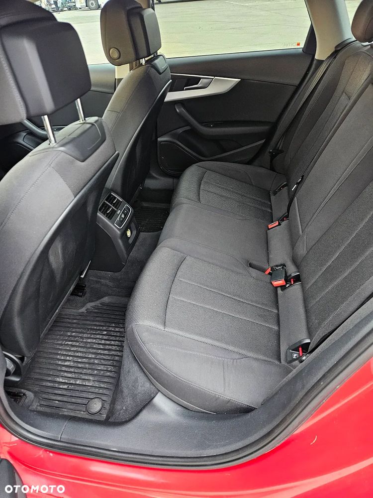 Audi A4 Avant 2.0 TDI ultra S tronic - 13