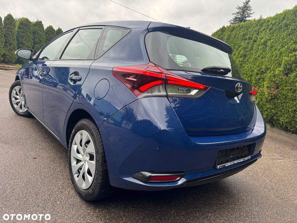 Toyota Auris 1.33 Dual-VVT-i Design Edition - 6