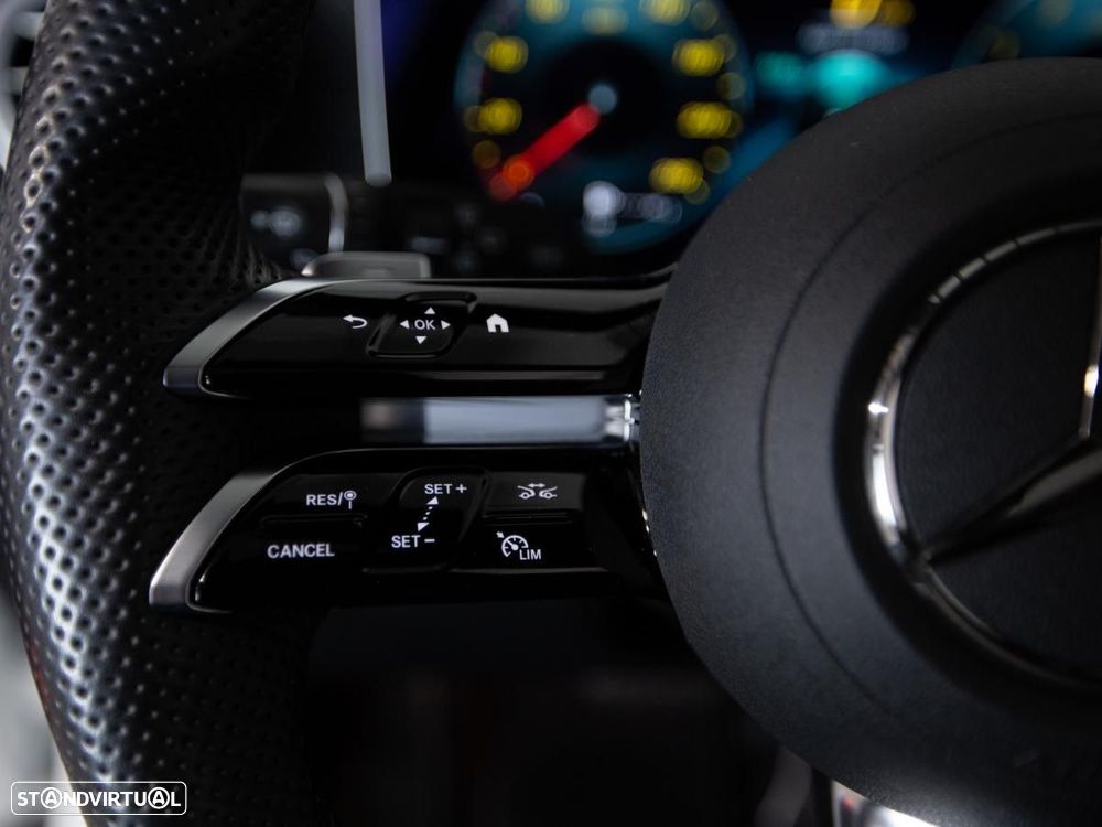 Mercedes-Benz E 300 de 4Matic T 9G-TRONIC AMG Line - 23