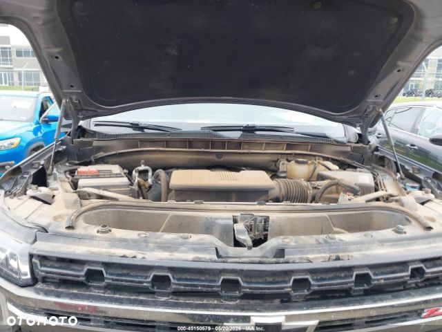 Chevrolet Suburban - 15