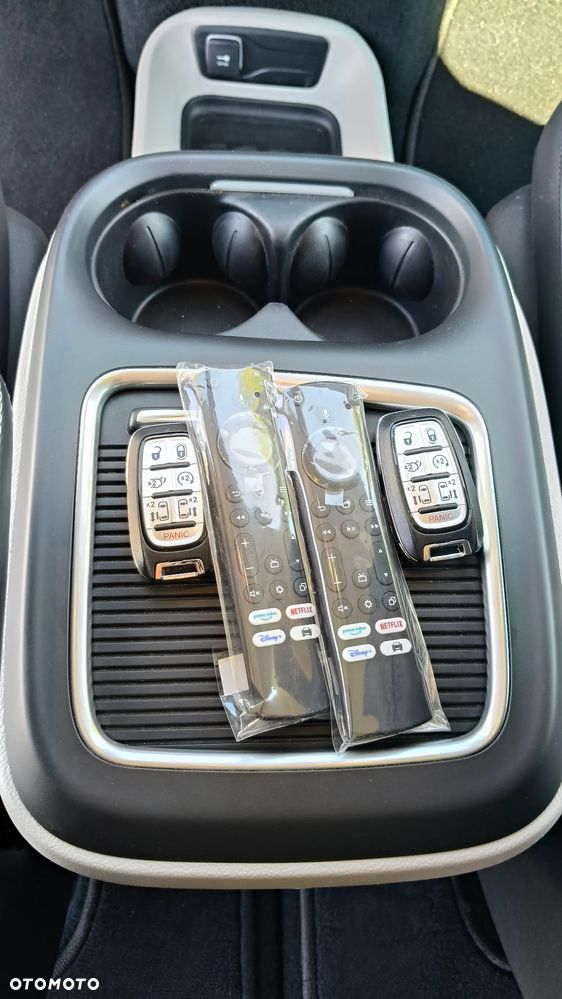 Chrysler Pacifica - 11