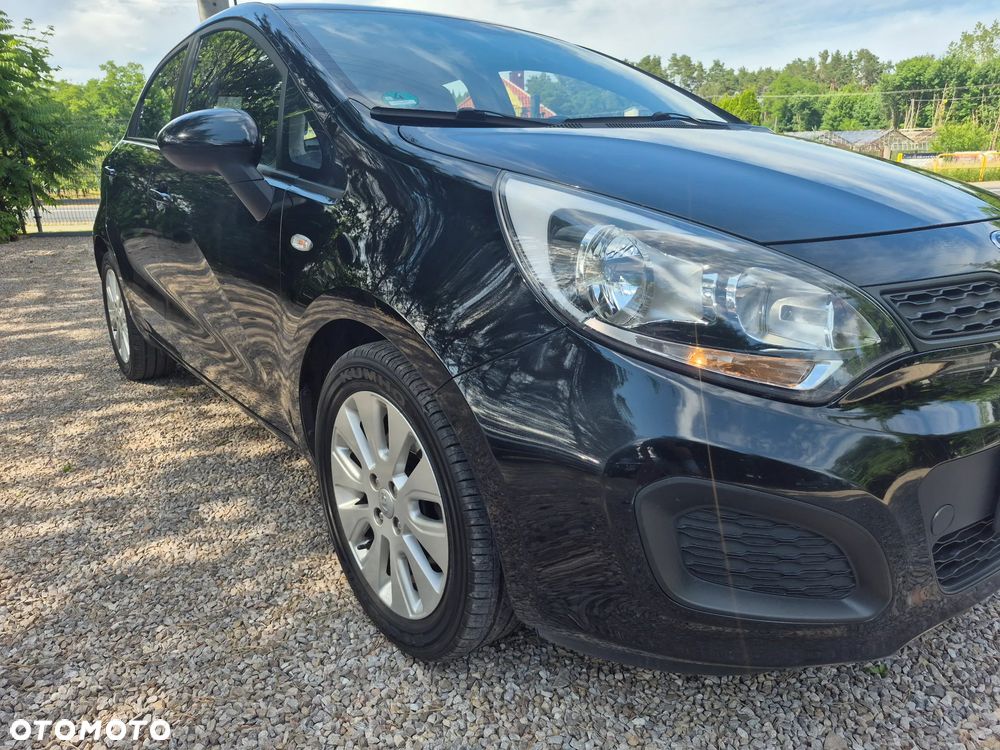 Kia Rio 1.4 Dream Team Edition - 12
