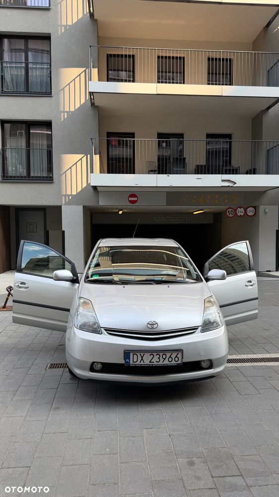 Toyota Prius 1.5 VVT-i Prestige - 3