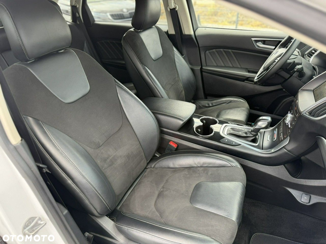 Ford Edge 2.0 TDCi Bi-Turbo 4x4 ST-LINE - 18