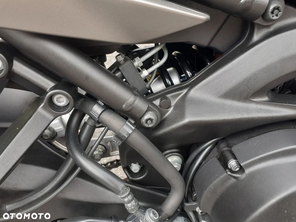 Yamaha MT - 27