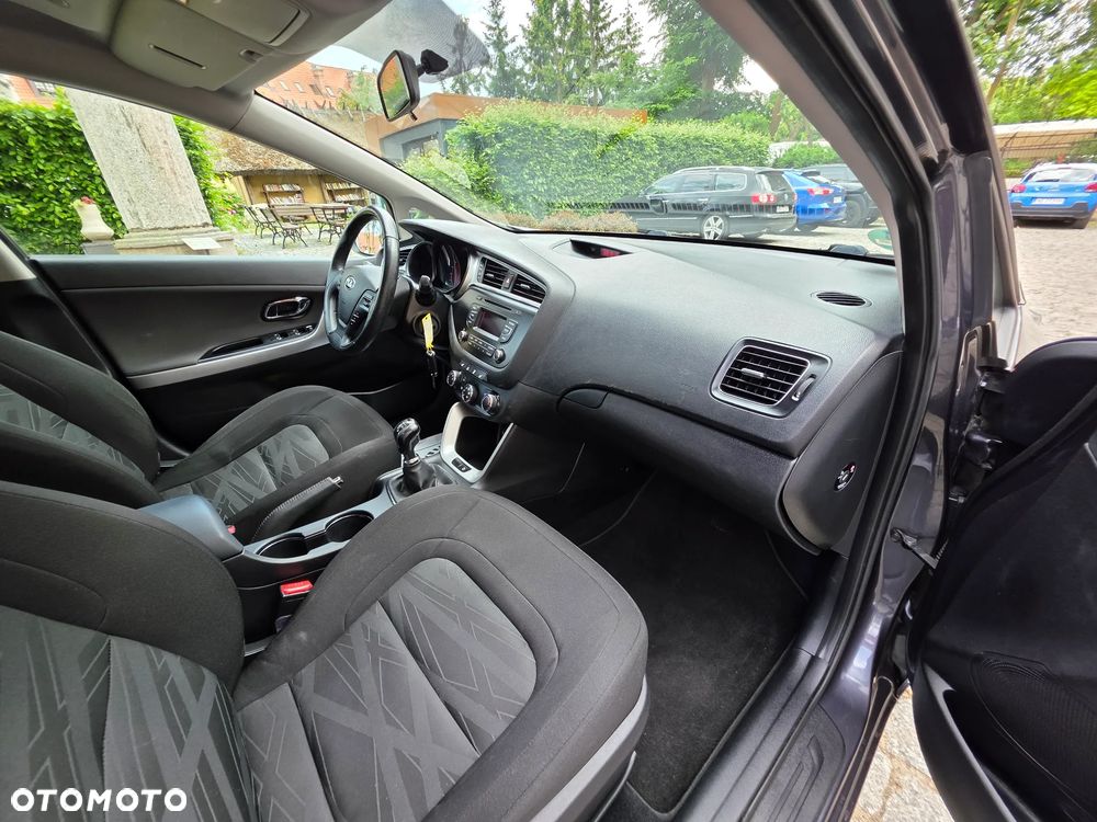 Kia Ceed 1.4 CVVT Dream Team Edition - 19