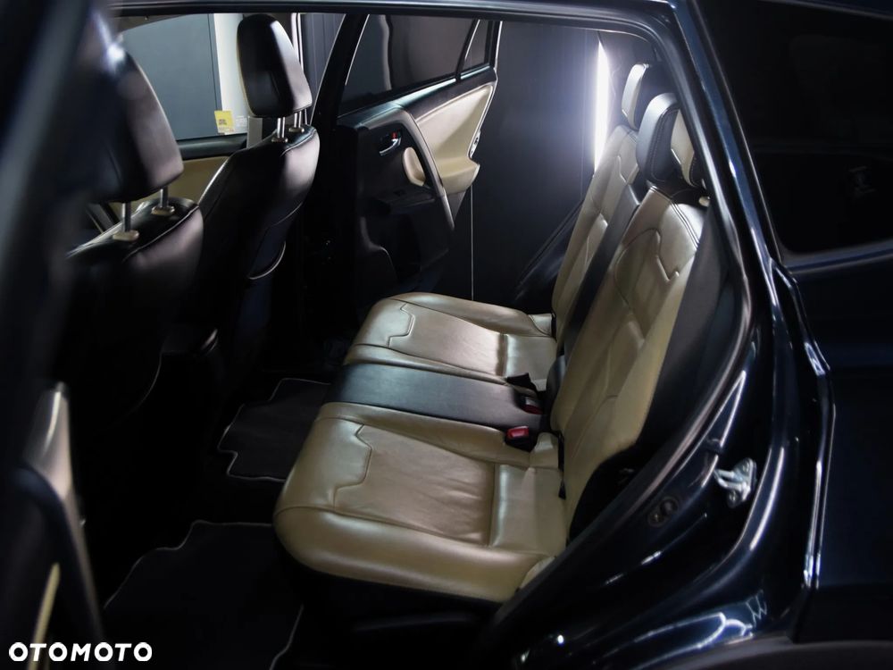 Toyota RAV4 2.0 D-4D Active - 8