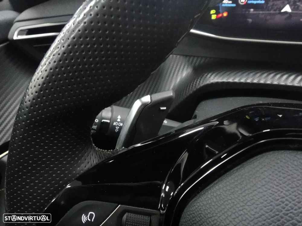 Peugeot 2008 1.2 PureTech GT EAT8 - 23